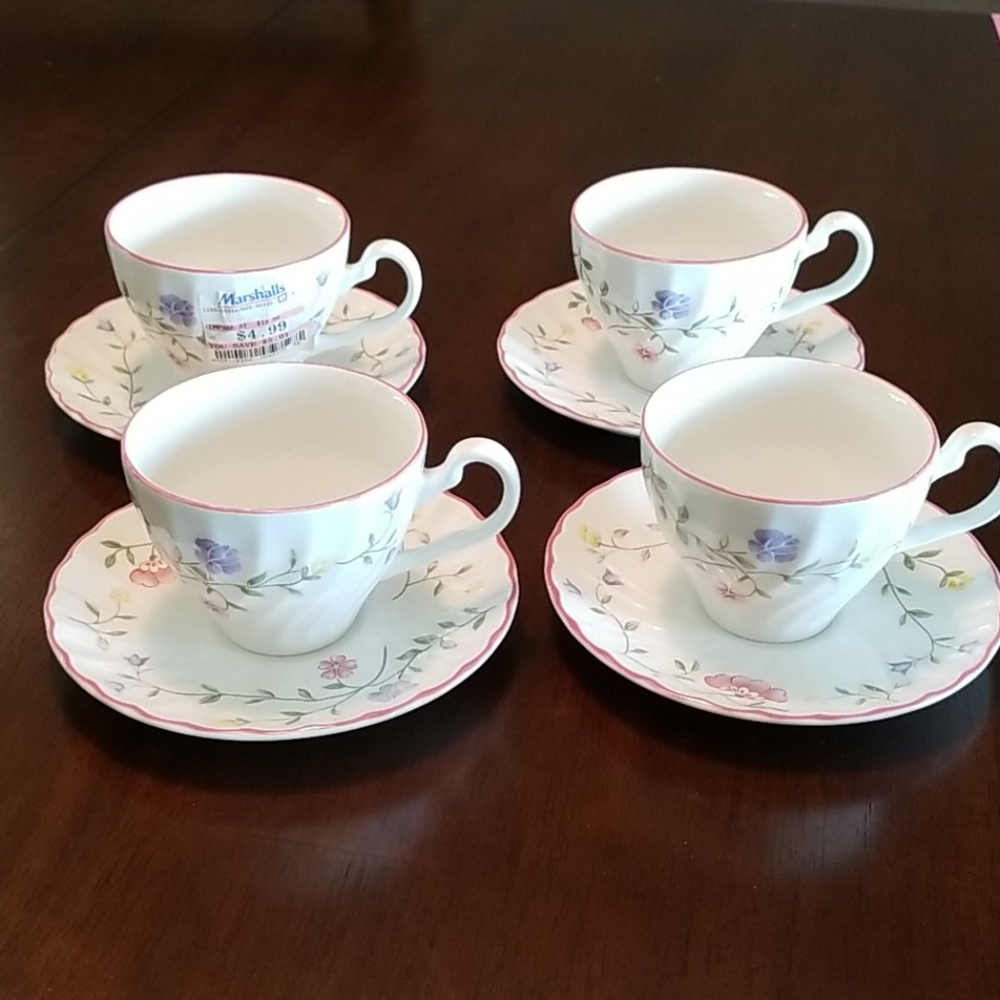 Johnson Brothers Summer Chintz 4 Cups & Saucers